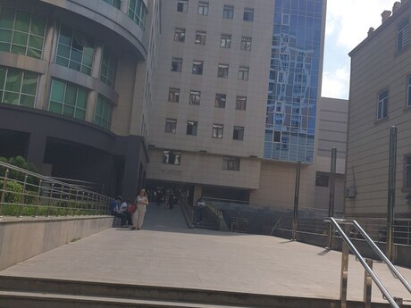 2 otaqlı mənzil, 102 m², 28 May: 300 000 ₼ 2