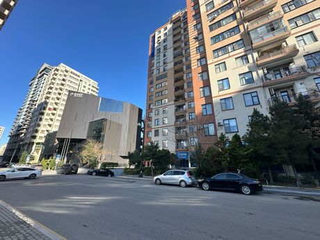 Elan №6306746 - Bakı, Elmlər Akademiyası m., 4 otaqlı, 175 m², 9/17 mərtəbə