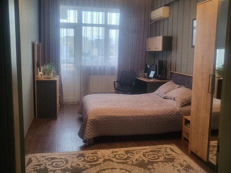 Kirayə 4 otaqlı mənzil, 179 m², Nizami: 1 700 ₼/ay 5