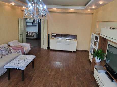 Kirayə 4 otaqlı mənzil, 179 m², Nizami: 1 700 ₼/ay 2