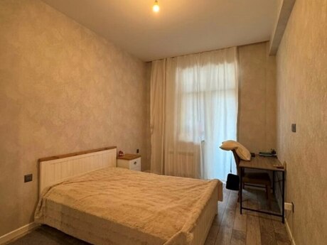 Объявление №6306875 - Баку, м. Элмляр Академиясы, 3-комн., 130 м², 16/21 этаж