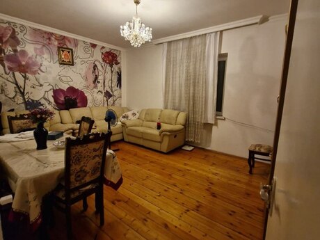 Elan №6307058 - Bakı, 9-cu mikrorayon q., 6 otaqlı, 250 m²