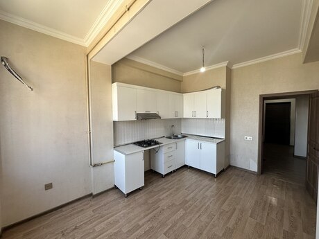 2-комн. новостройка - м. 28 мая - 61 м²