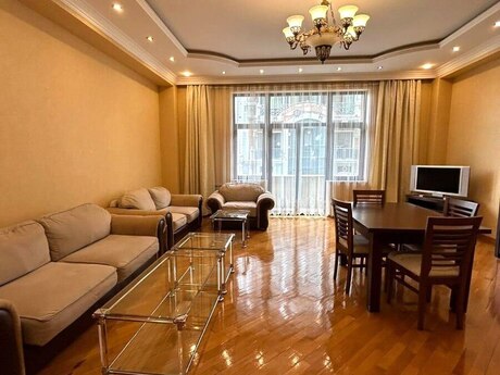 Elan №6307165 - Bakı, Sahil m., 4 otaqlı, 180 m², 6/14 mərtəbə