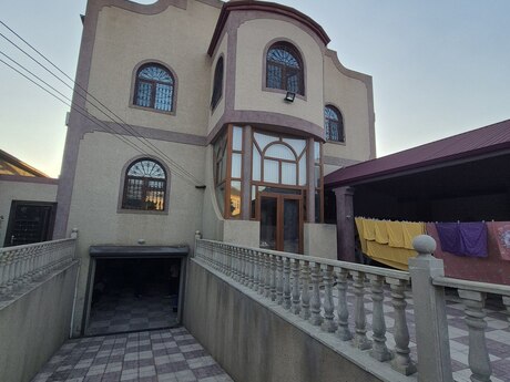 6 otaqlı həyət evi, 240 m², Qaraçuxur: 650 000 ₼ 2