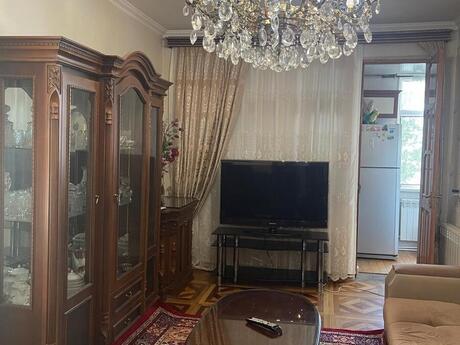 3 otaq · 55 m² · 5/5 mərtəbə, Azadlıq Prospekti