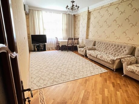 Elan №6307301 - Bakı, 8 Noyabr m., 3 otaqlı, 100 m², 2/17 mərtəbə