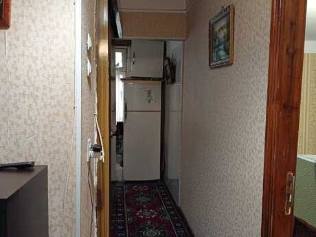 3-комн. вторичка - м. Иншаатчылар - 80 м²