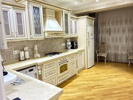 3 otaqlı mənzil, 139 m², Elmlər Akademiyası: 450 000 ₼ 3