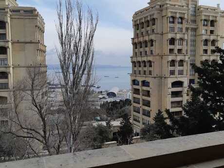 Elan №6307694 - Bakı, İçəri Şəhər m., 2 otaqlı, 65 m², 2/5 mərtəbə
