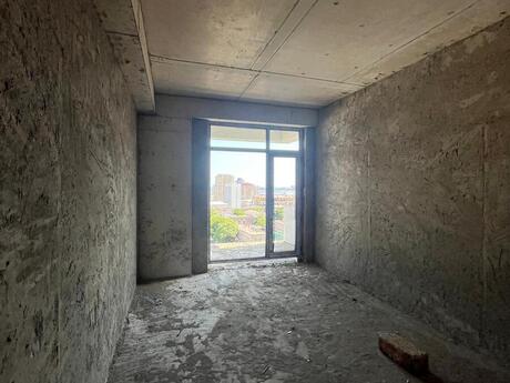 4-комнатная квартира, 186 м², 28 May: 409 000 ₼ 3