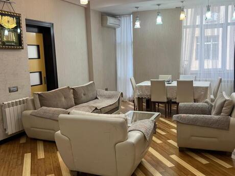 3-комн. новостройка - м. Шах Исмаил Хатаи - 120 м²
