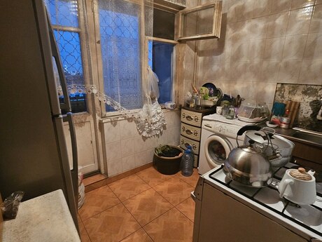 3-комн. вторичка - м. Азадлыг проспекти - 90 м²