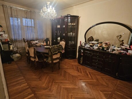 3-комн. вторичка - м. Азадлыг проспекти - 90 м²