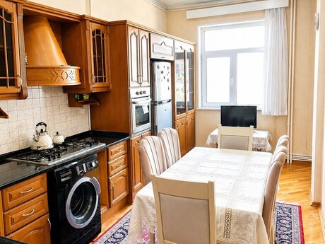 4 otaqlı mənzil, 135 m², İnşaatçılar: 340 000 ₼ 2