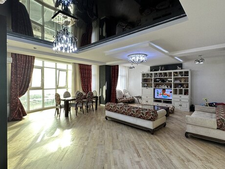 4-комн. новостройка - м. 28 мая - 247 м²