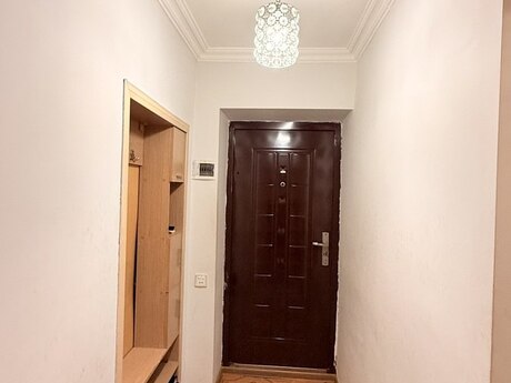 2-комн. вторичка - м. Элмляр Академиясы - 65 м²