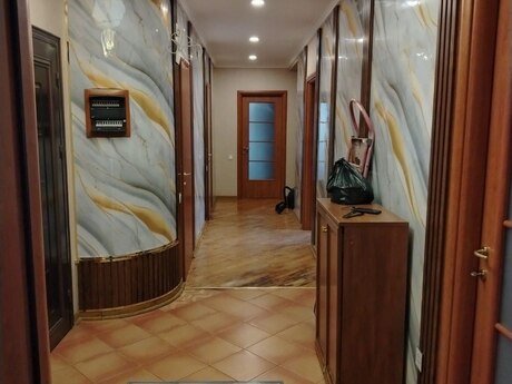 Elan №6308201 - Bakı, 8-ci mikrorayon q., 4 otaqlı, 145 m², 1/6 mərtəbə