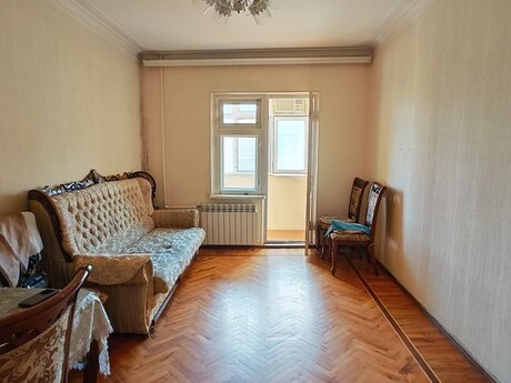 3-комн. вторичка - м. Иншаатчылар - 100 м²