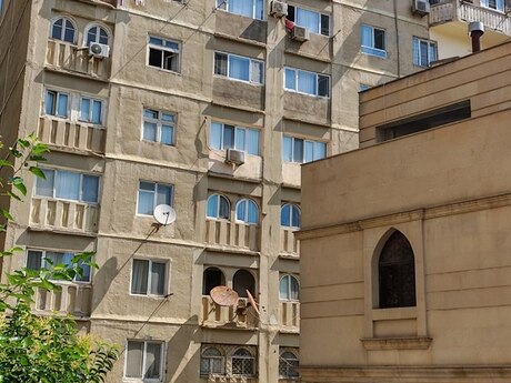 3-комн. вторичка - м. Иншаатчылар - 100 м²
