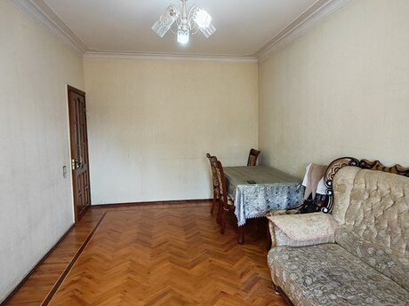 3-комн. вторичка - м. Иншаатчылар - 100 м²