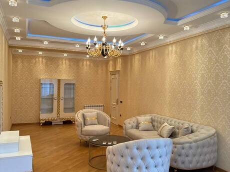 3-комн. новостройка - м. 28 мая - 180 м²