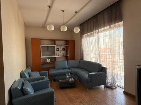 3-комн. новостройка - м. 8 ноября - 100 м²