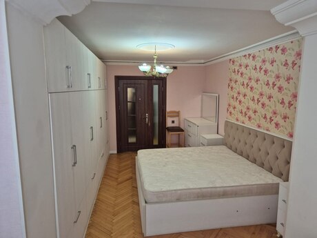 3-комн. вторичка - Ясамальский р. - 70 м²