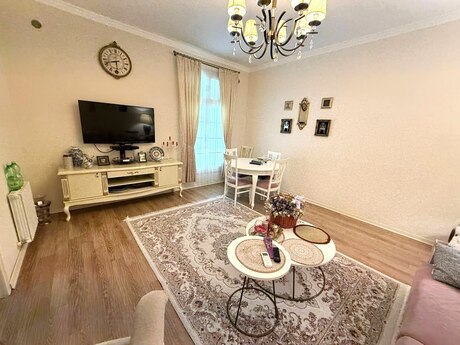 Elan №6308521 - Bakı, Nəriman Nərimanov m., 4 otaqlı, 100 m², 2/5 mərtəbə
