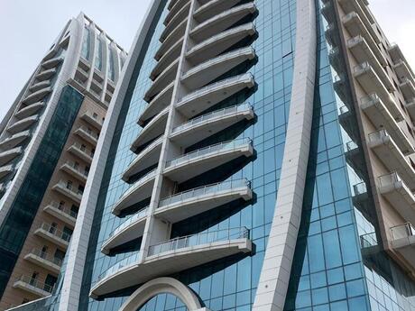 3-комн. новостройка - м. Элмляр Академиясы - 150 м²