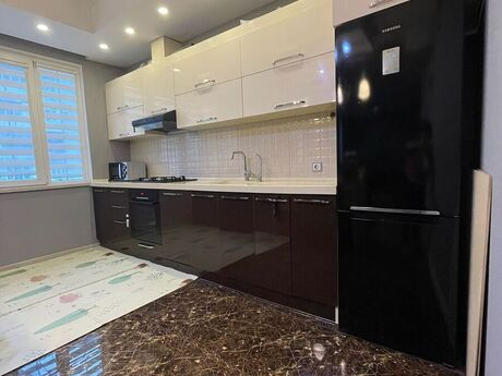 3-комн. новостройка - м. Иншаатчылар - 120 м²