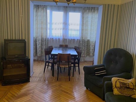 Elan №6308923 - Bakı, Elmlər Akademiyası m., 3 otaqlı, 85 m², 4/5 mərtəbə