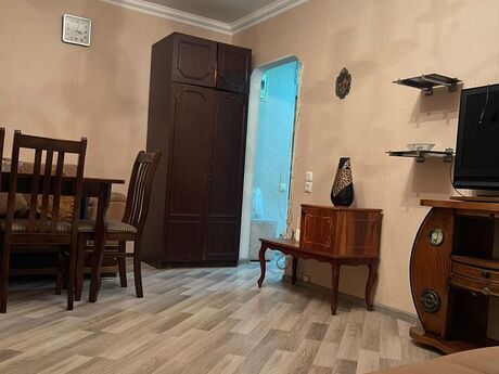 1-комн. вторичка - м. Элмляр Академиясы - 30 м²