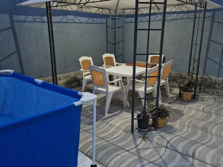 4 otaqlı həyət evi/bağ evi - Türkan q. - 200 m²