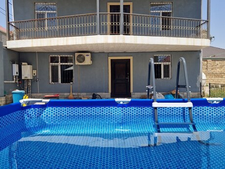 4 otaqlı həyət evi/bağ evi - Türkan q. - 200 m²