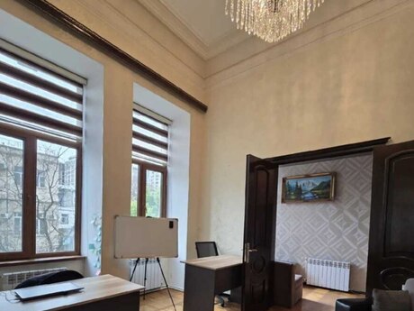 5-комн. офис - м. Низами - 150 м²