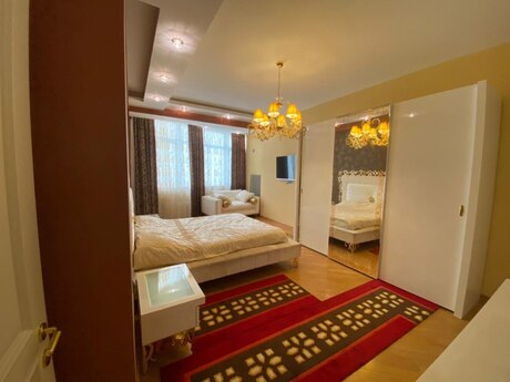 3 otaqlı mənzil, 173 m², Nizami: 450 000 ₼ 3