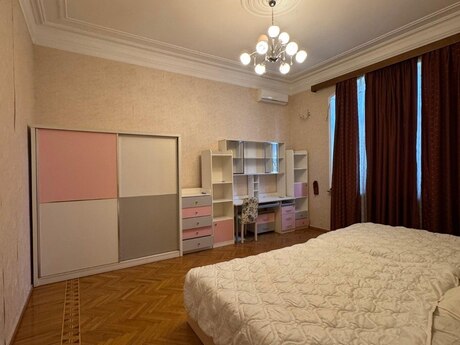 Elan №6309680 - Bakı, Elmlər Akademiyası m., 6 otaqlı, 450 m²