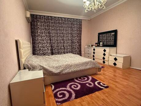 3-комн. вторичка - м. 28 мая - 90 м²