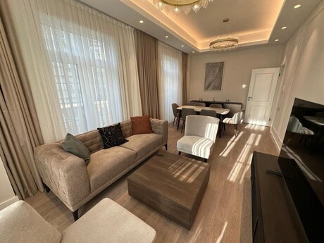 Elan №6309924 - Bakı, Şah İsmayıl Xətai m., 3 otaqlı, 120 m², 4/5 mərtəbə