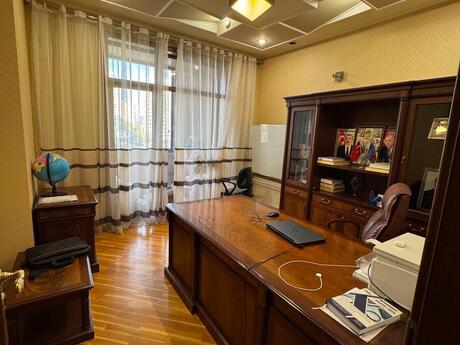 5-комнатная квартира, 250 м², 28 May: 690 000 ₼ 5