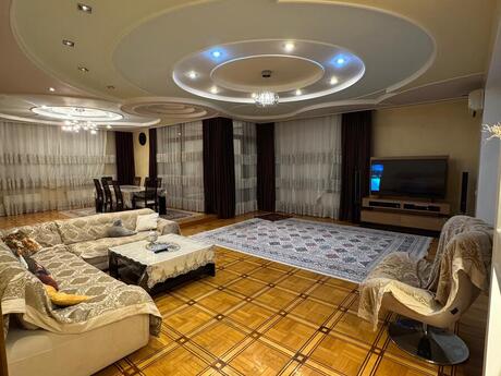 5-комнатная квартира, 250 м², 28 May: 690 000 ₼ 2