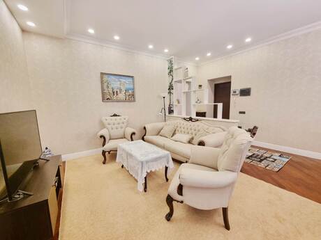 3-room apartment for rent, 95 m², Sahil: 1 500 ₼/mo 2
