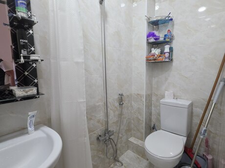 9 otaqlı həyət evi, 340 m², Ramana: 240 000 ₼ 3