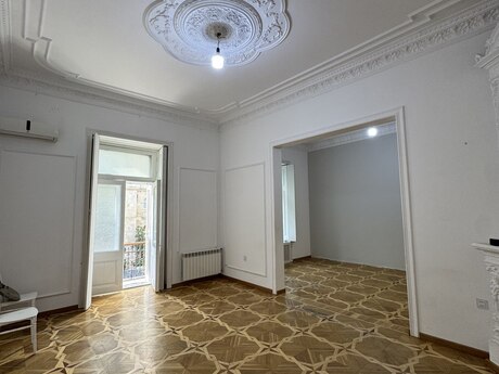 Elan №6310739 - Bakı, Sahil m., 4 otaqlı, 120 m², 2/3 mərtəbə