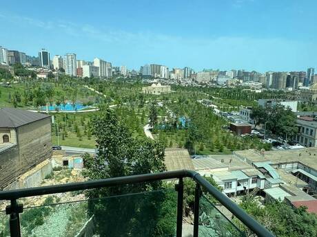 Kirayə 5 otaqlı mənzil, 200 m², İçəri Şəhər: 3 500 ₼/ay 4