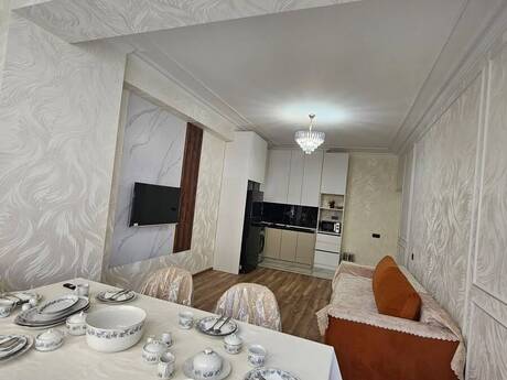 2-комн. новостройка - Насиминский  р. - 70 м²
