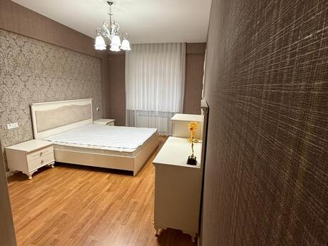 3-комн. новостройка - м. Нариман Нариманов - 120 м²