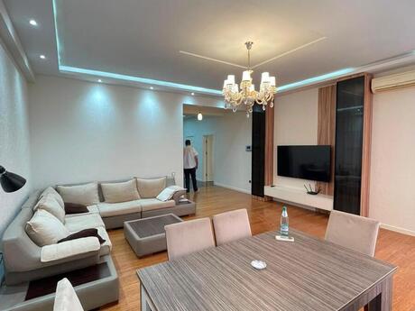 Объявление №6297147 - Баку, Насиминский  р., 4-комн., 180 м², 4/17 этаж