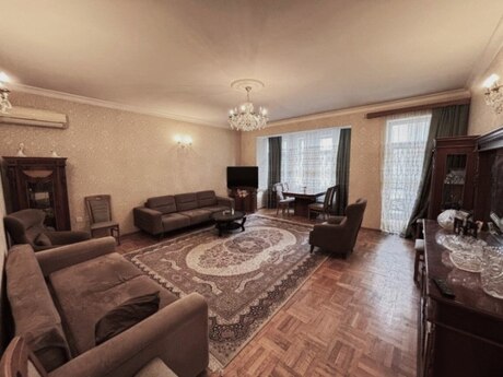 4-комнатная квартира, 145 м², İçəri Şəhər: 420 000 ₼ 3